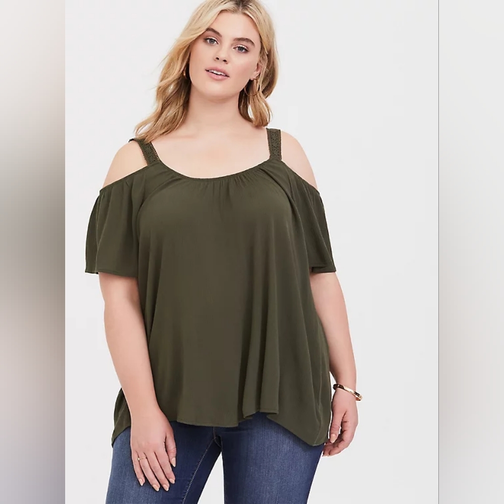 TORRID GAUZE COLD SHOULDER TOP SZ 3